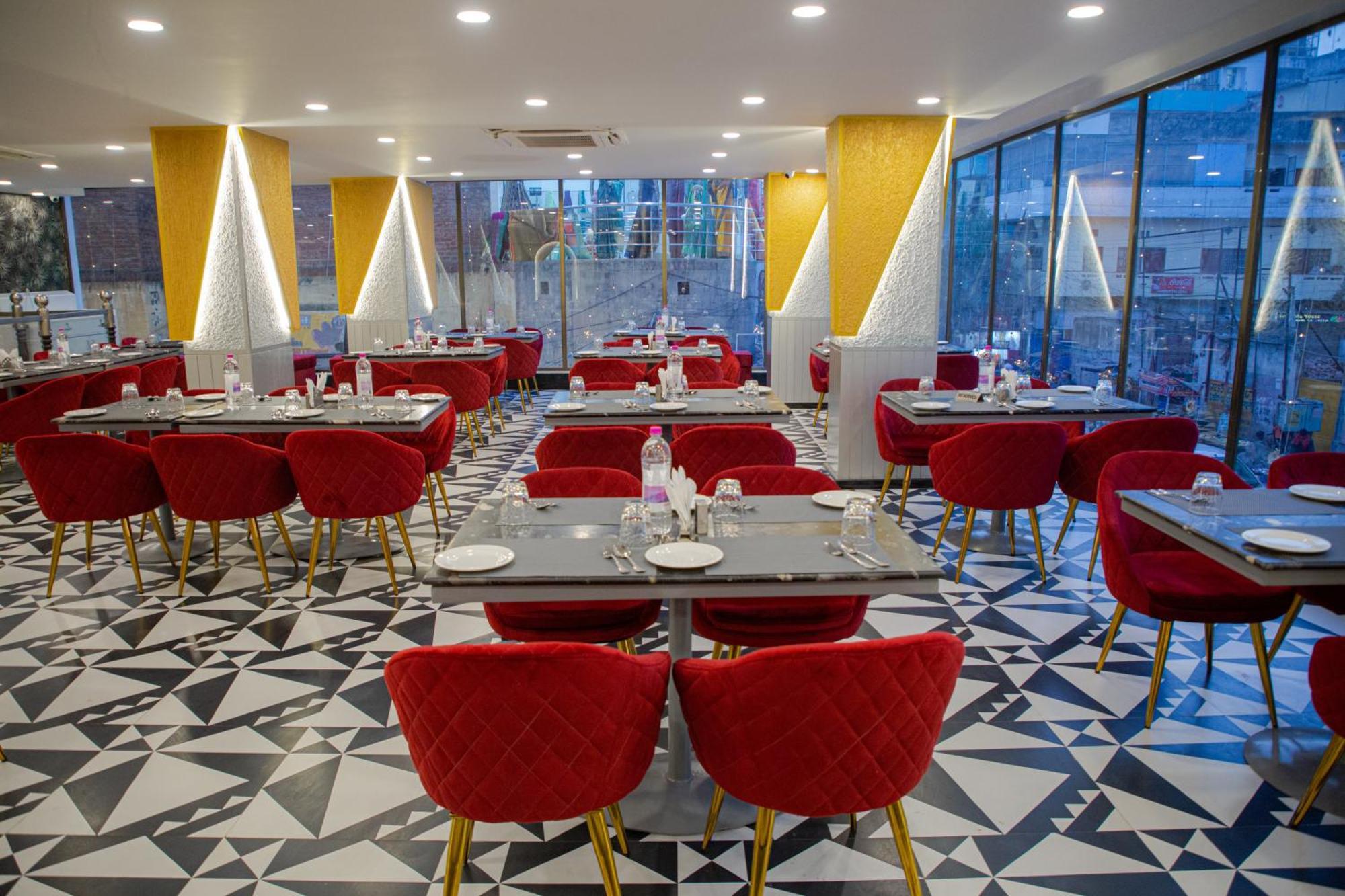 Готель Pearl Courtyard Варанасі Екстер'єр фото